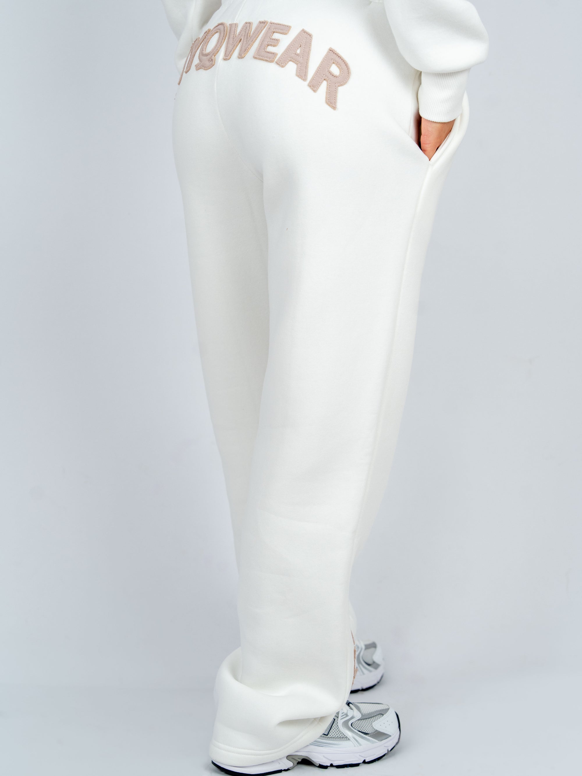 Calm Wide Leg Jogger